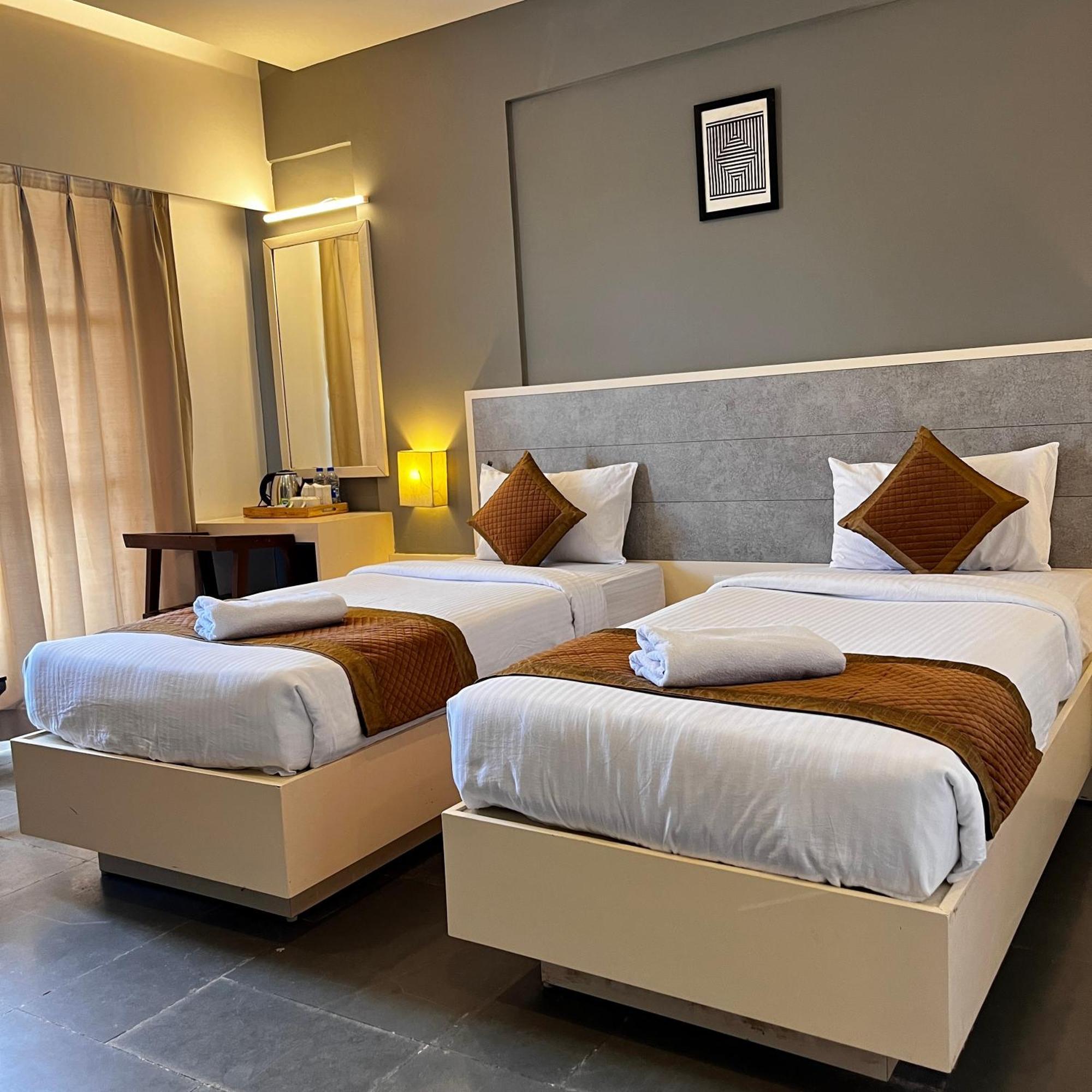 Hotel Dwarawata Dharwad Exterior foto